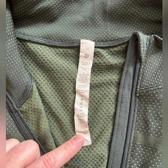 Lululemon swiftly relaxed quarter zip, dark green, size 12 - Picture 4 of 4